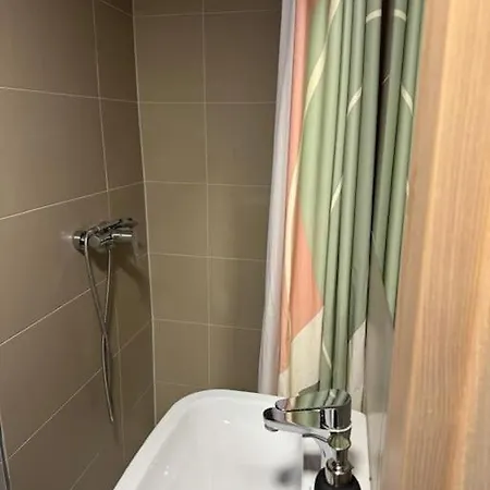 Beerpartment With Parking Apartament